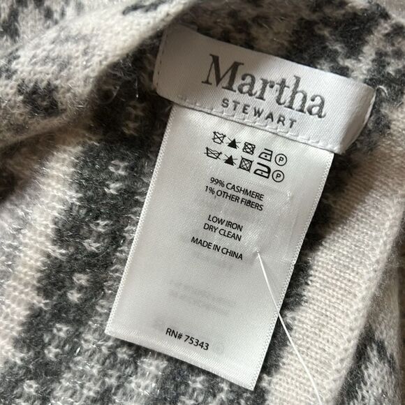 Brand New MARTHA STEWART 99% CASHMERE Nordic Scarf Grey - Picture 5 of 7